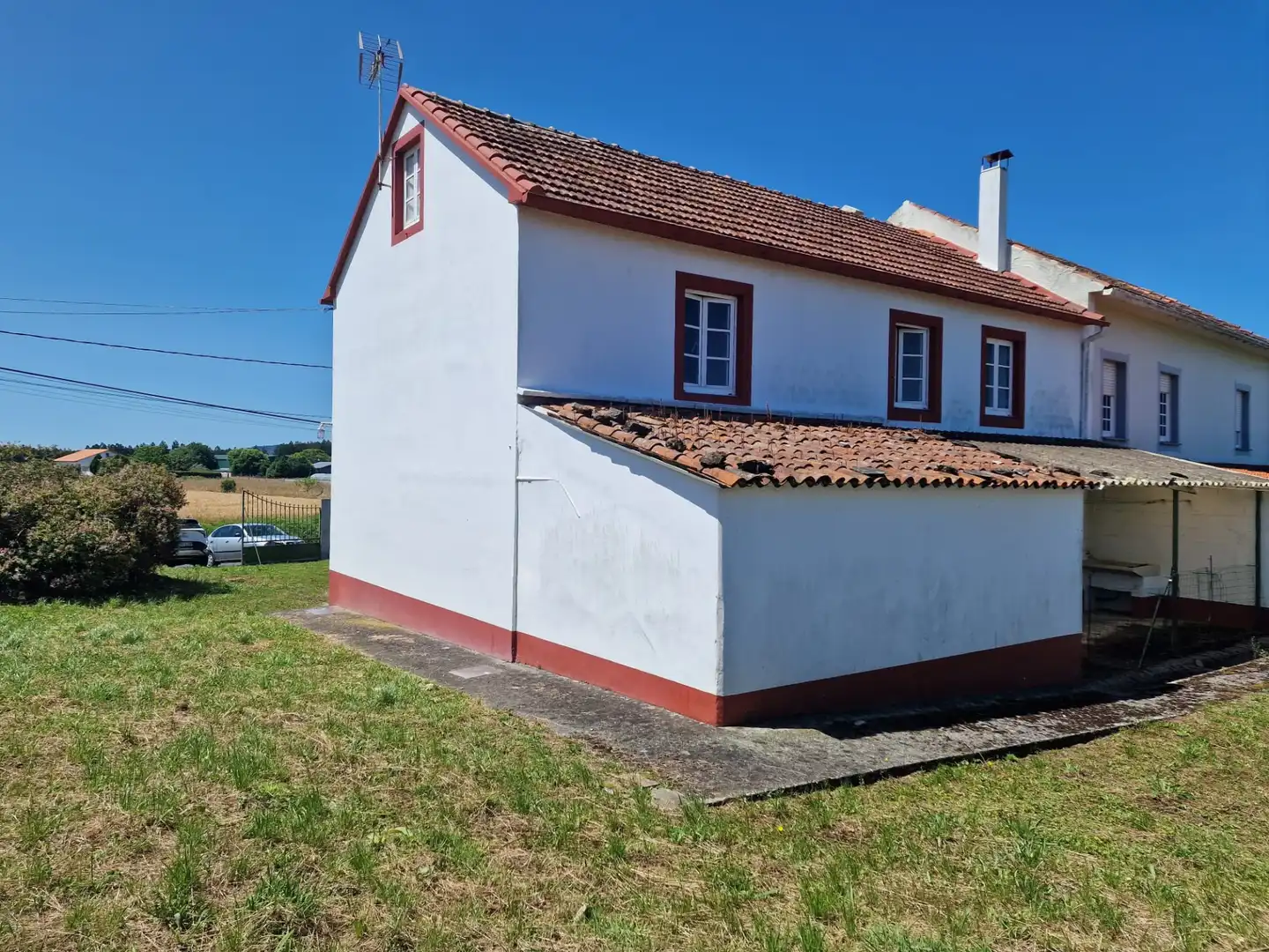 Vista exterior de Casa o xalet en venda en Narón amb Jardí privat i Terrassa