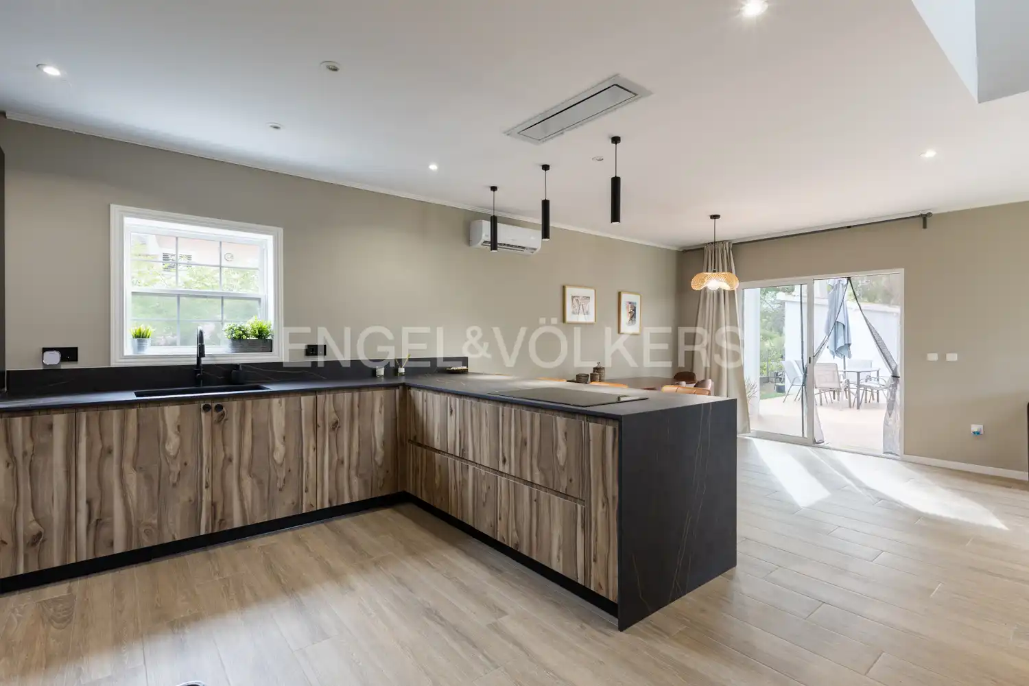 Cocina de Casa o chalet de alquiler en Serra con Calefacción, Jardín privado y Parquet