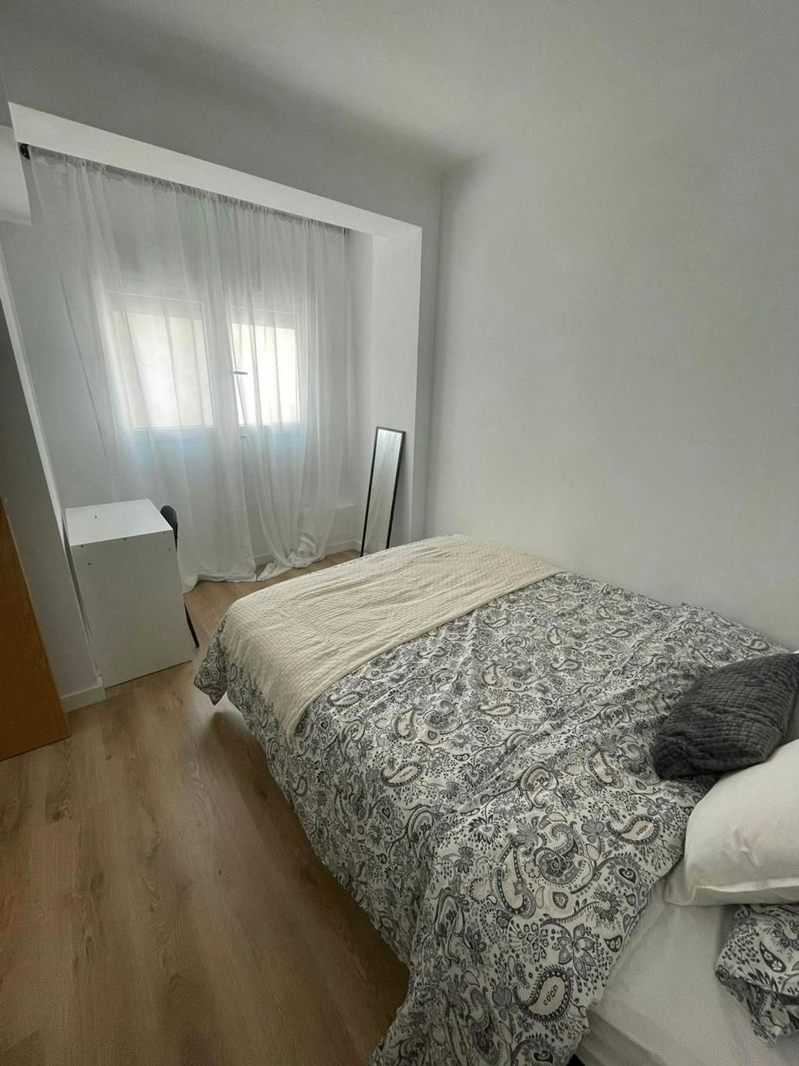 Pis per a compartir a N/A, Torrefiel