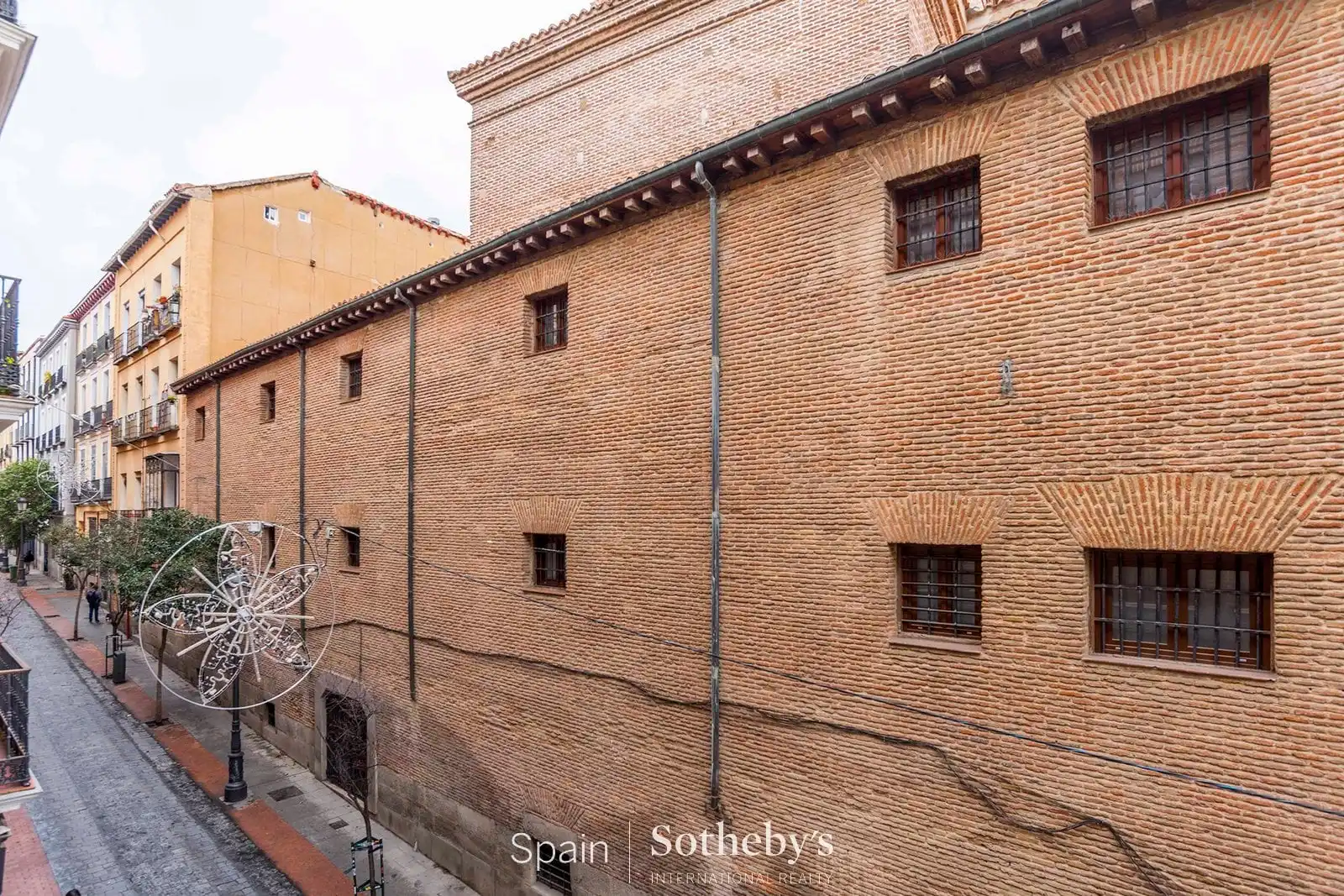 Exterior view of Apartments for sale in Madrid  with Air Conditioner