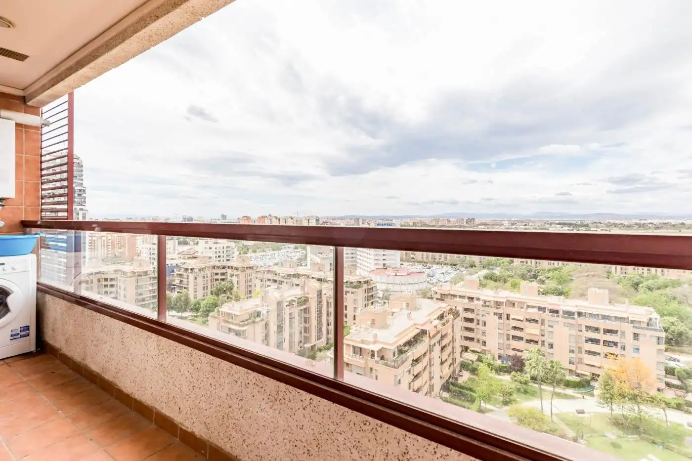 Terraza de Apartamento de alquiler en Valencia con Aire acondicionado, Calefacción y Amueblado