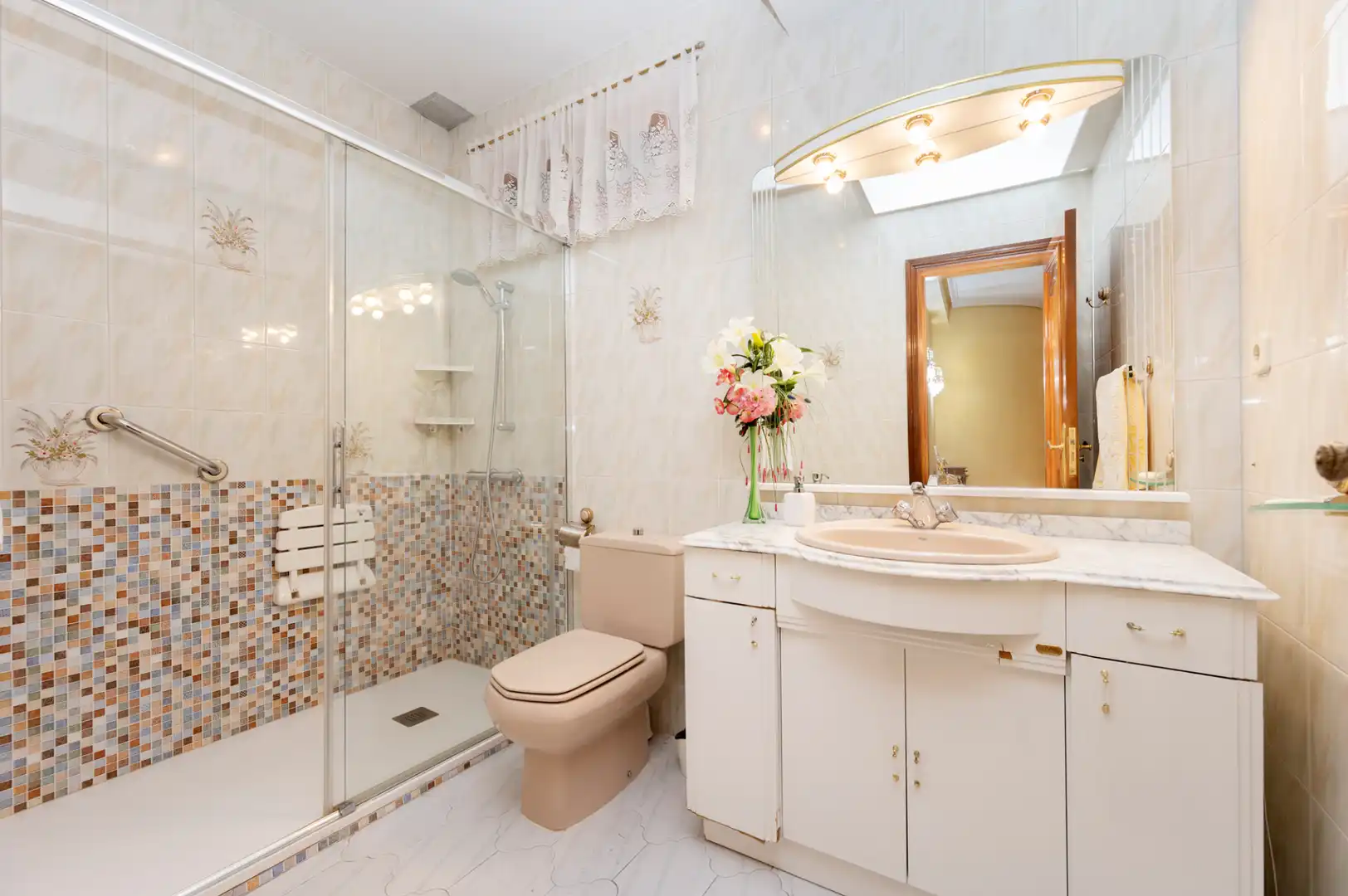 Baño de Casa o chalet en venta en Colmenar Viejo con Calefacción, Parquet y Terraza