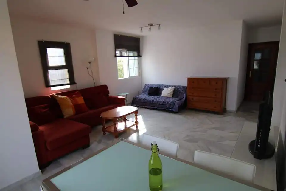 Sala de estar de Apartamento de alquiler en Torremolinos con Aire acondicionado, Terraza y Amueblado