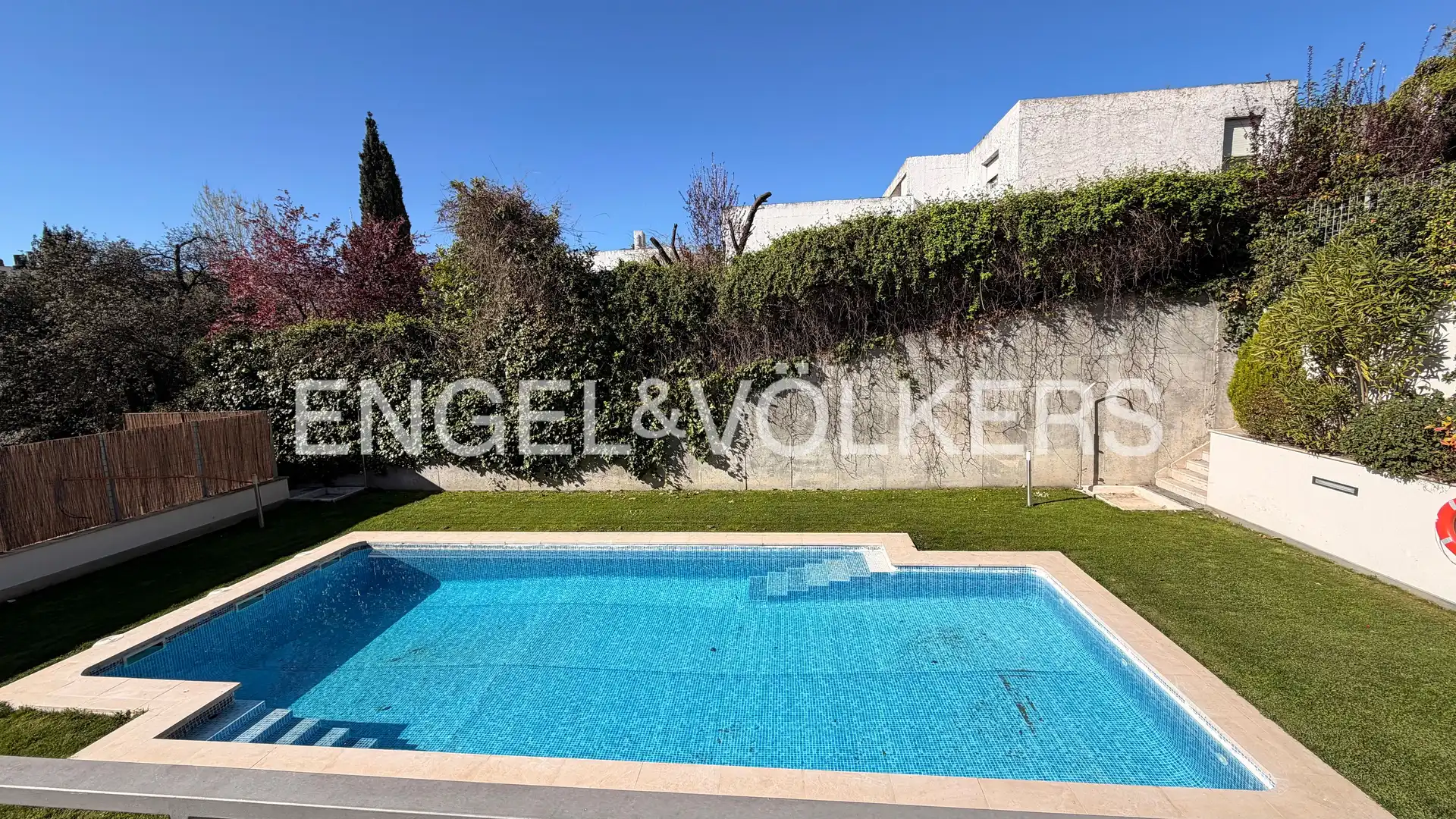 Piscina de Casa o xalet de lloguer en La Moraleja amb Aire condicionat, Calefacció i Terrassa
