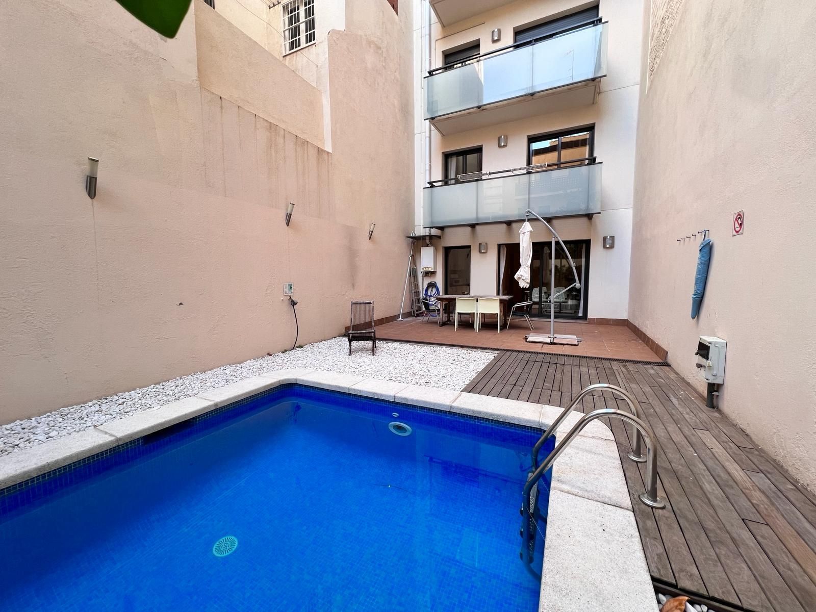 Swimming pool of Duplex for sale in  Barcelona Capital  with Air Conditioner, Heating and Swimming Pool