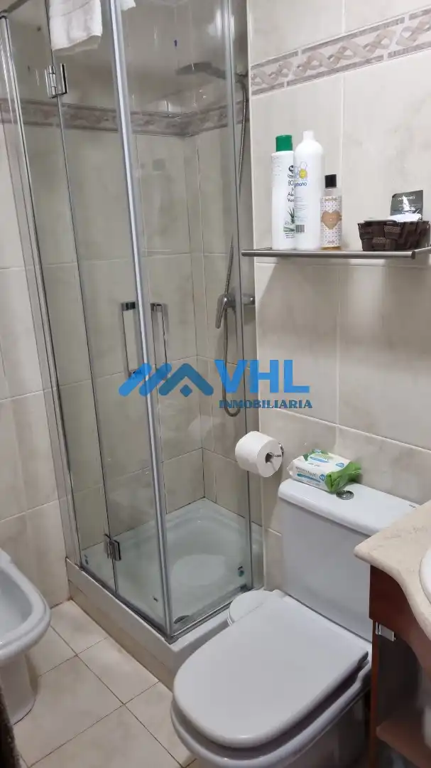 Baño de Apartamento en venta en Castro-Urdiales con Calefacción, Terraza y Trastero