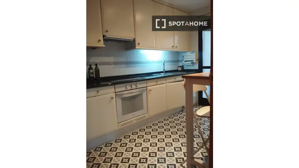 Cocina de Piso para compartir en Madrid con Aire acondicionado, Calefacción y Terraza