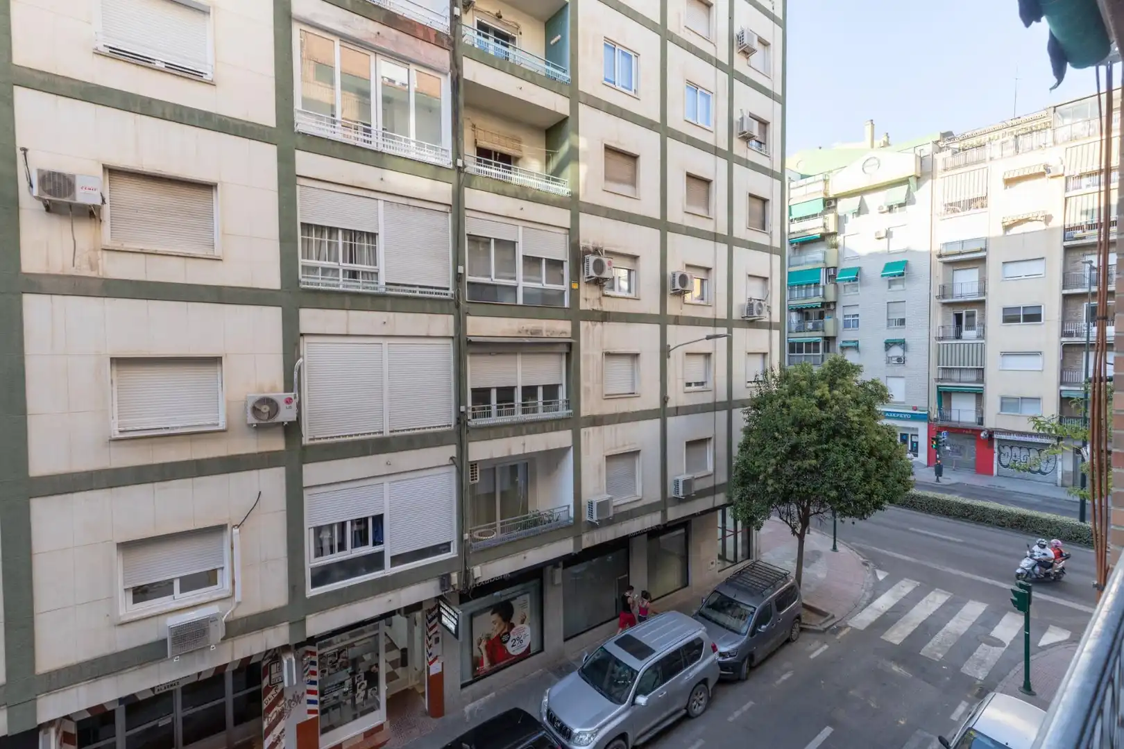 Vista exterior de Piso en venta en Granada con Calefacción y Balcón