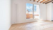 Bedroom of Flat for sale in  Barcelona Capital  with Terrace and Balcony