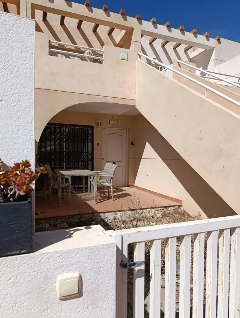 Terrasse von Erdgeschoss zum Verkauf in Cuevas del Almanzora mit Klimaanlage, Heizung und Privatgarten