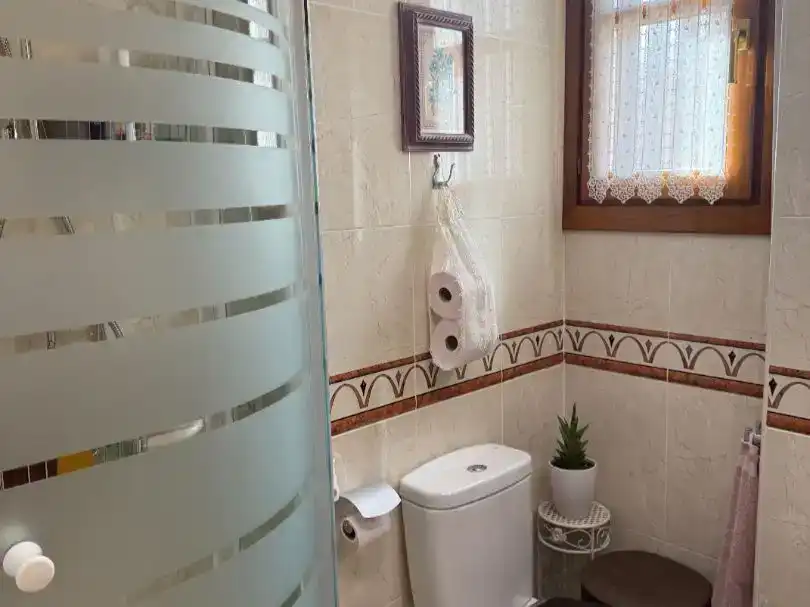 Bany de Casa adosada en venda en Miranda de Ebro amb Jardí privat, Parquet i Traster