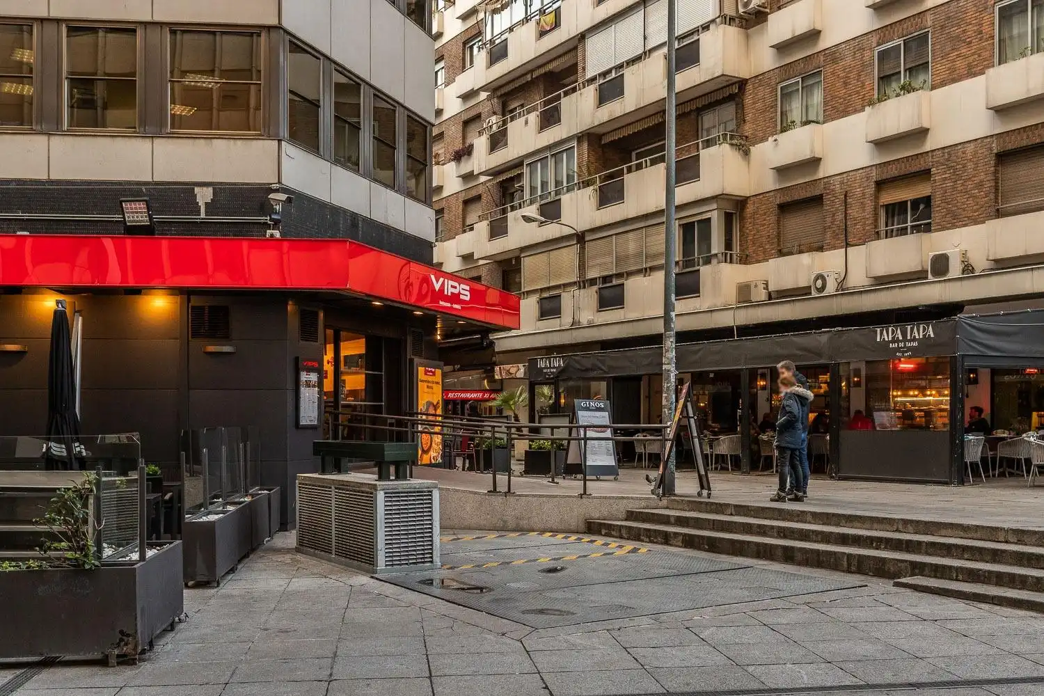 Außenansicht von Wohnung zur Miete in Madrid mit Klimaanlage, Heizung und Möbliert