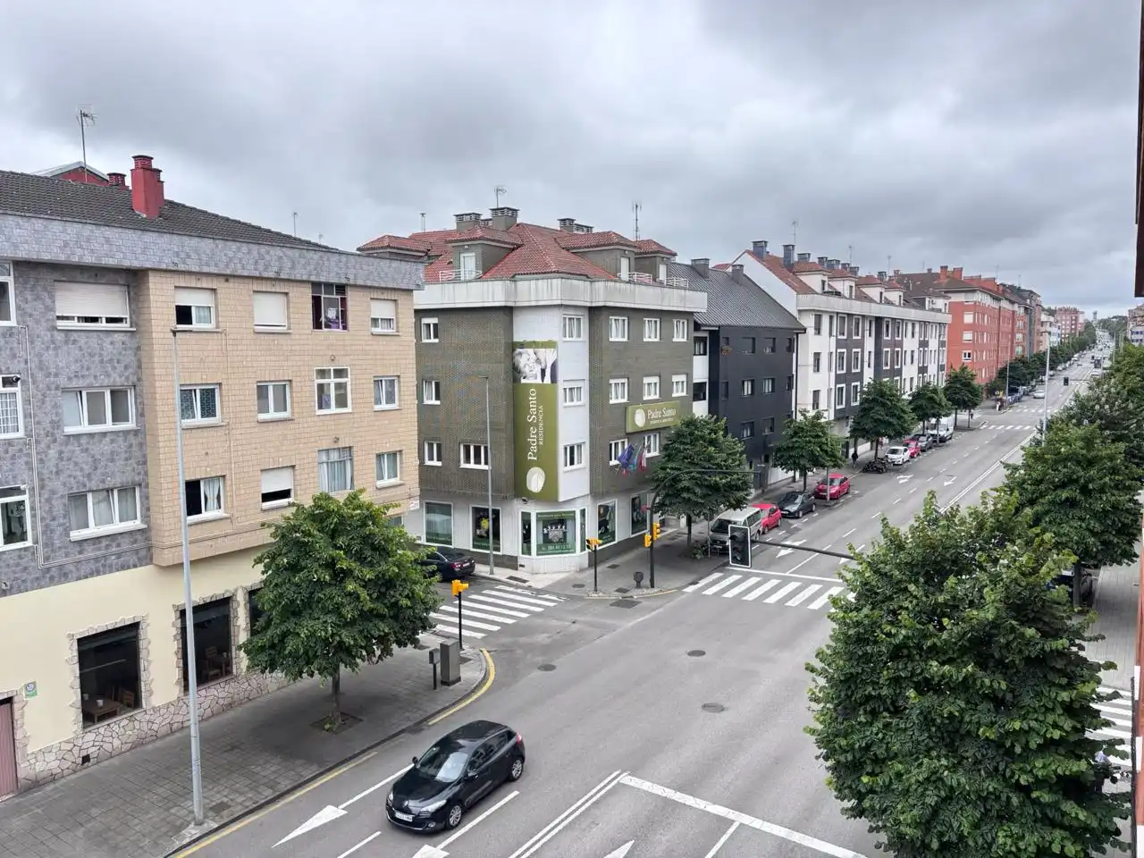 Außenansicht von Wohnung zur Miete in Gijón  mit Heizung und Möbliert