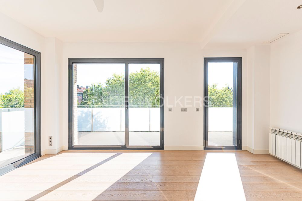 Exterior view of Apartment for sale in Sant Cugat del Vallès  with Air Conditioner, Heating and Private garden