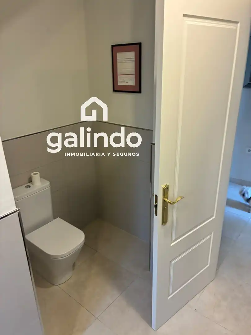 Bathroom of Houses for sale in Marchena  with Swimming Pool and Community pool