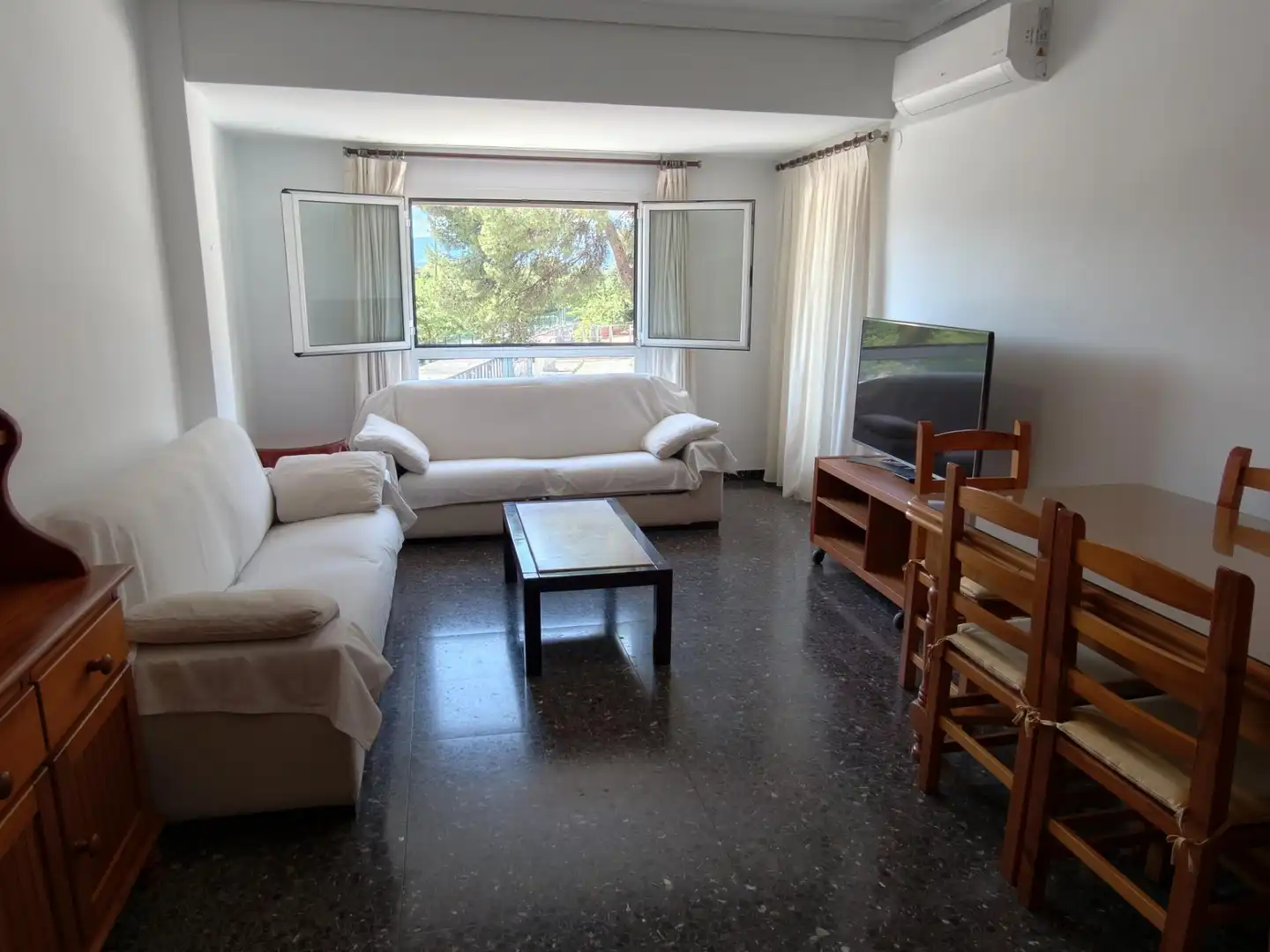 Living room of Flat for rent in Gandia  with Air Conditioner, Furnished and Balcony