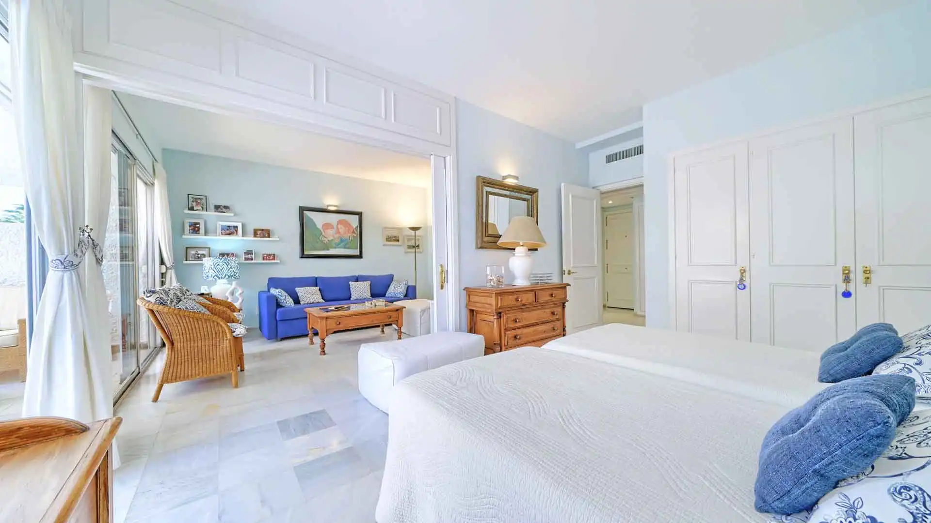 Habitación de Apartamento en venta en Marbella con Aire acondicionado, Terraza y Piscina