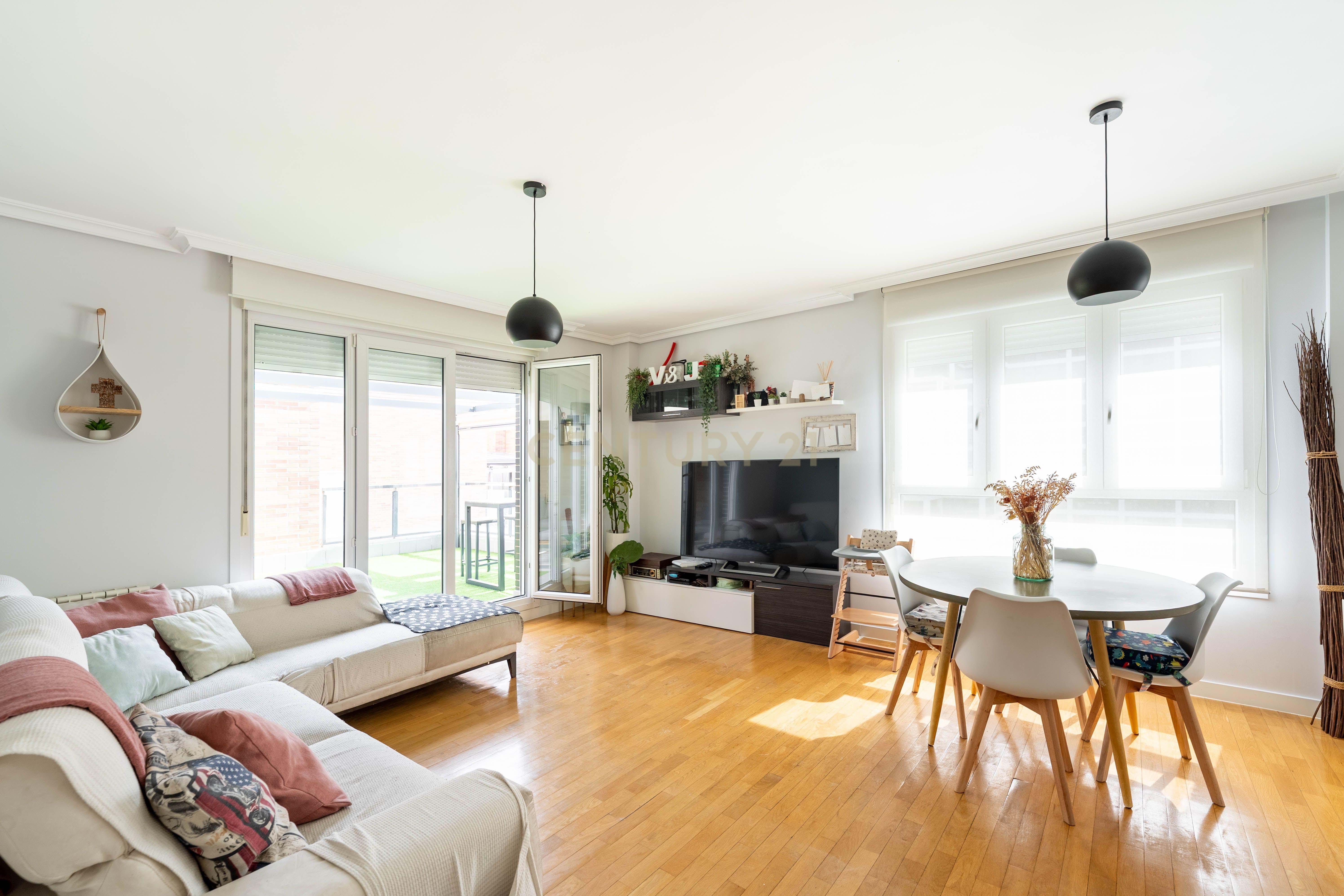 Living room of Flat for sale in  Madrid Capital  with Air Conditioner, Heating and Terrace