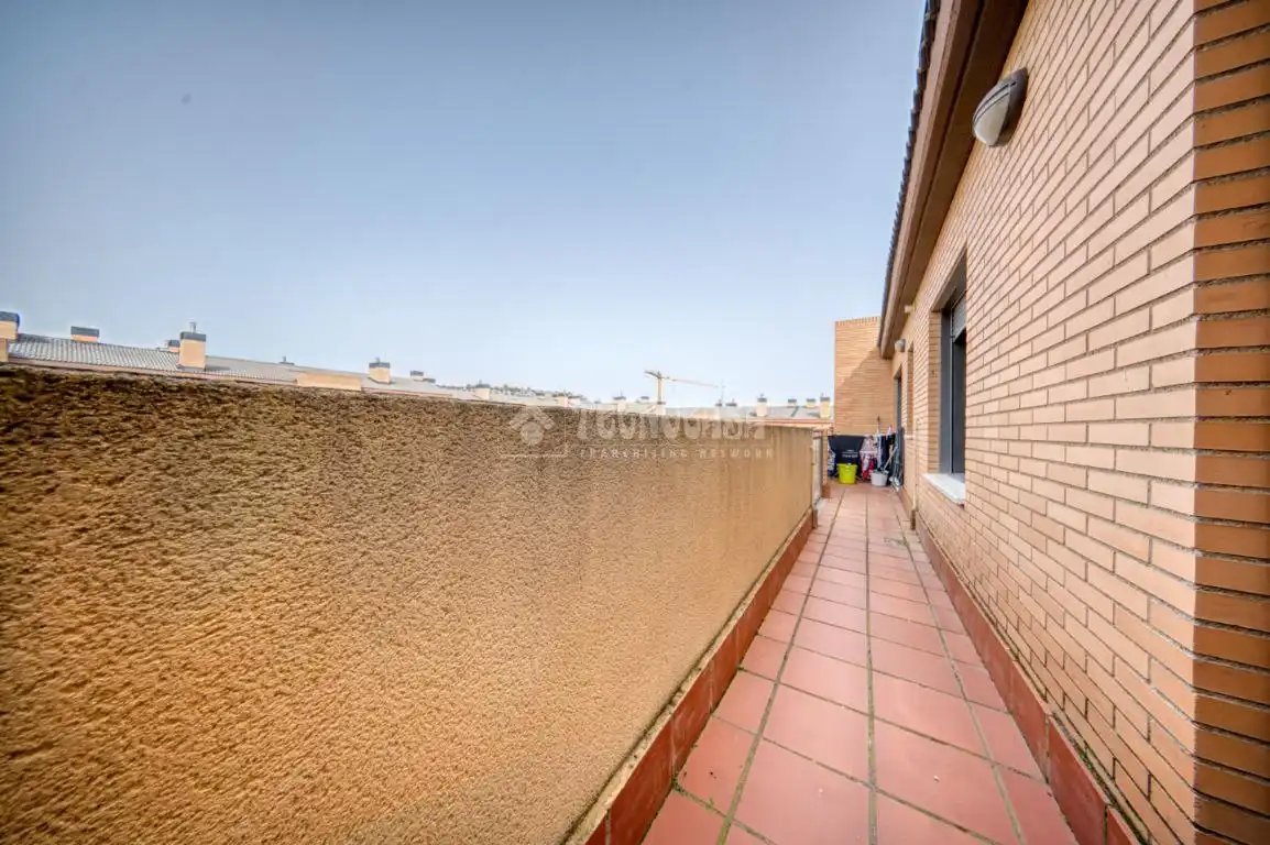 Terraza de Piso en venta en Arroyo de la Encomienda con Terraza, Trastero y Piscina comunitaria