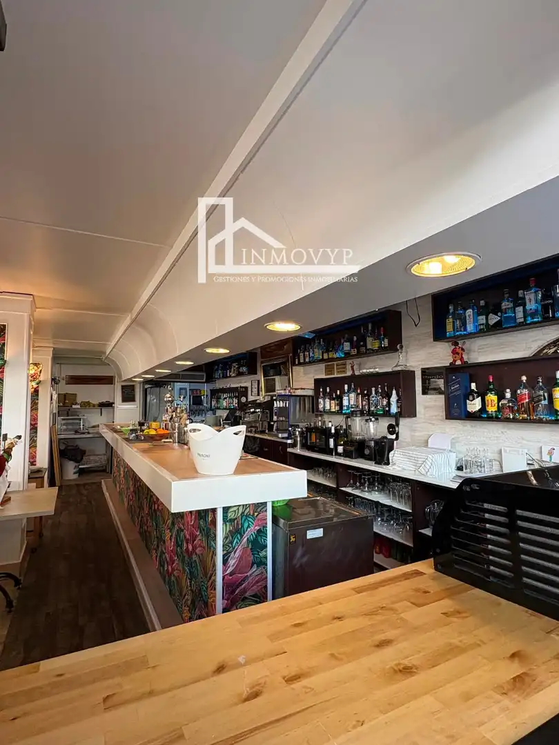 Local en venda en Calvià amb Aire condicionat, Terrassa i Moblat