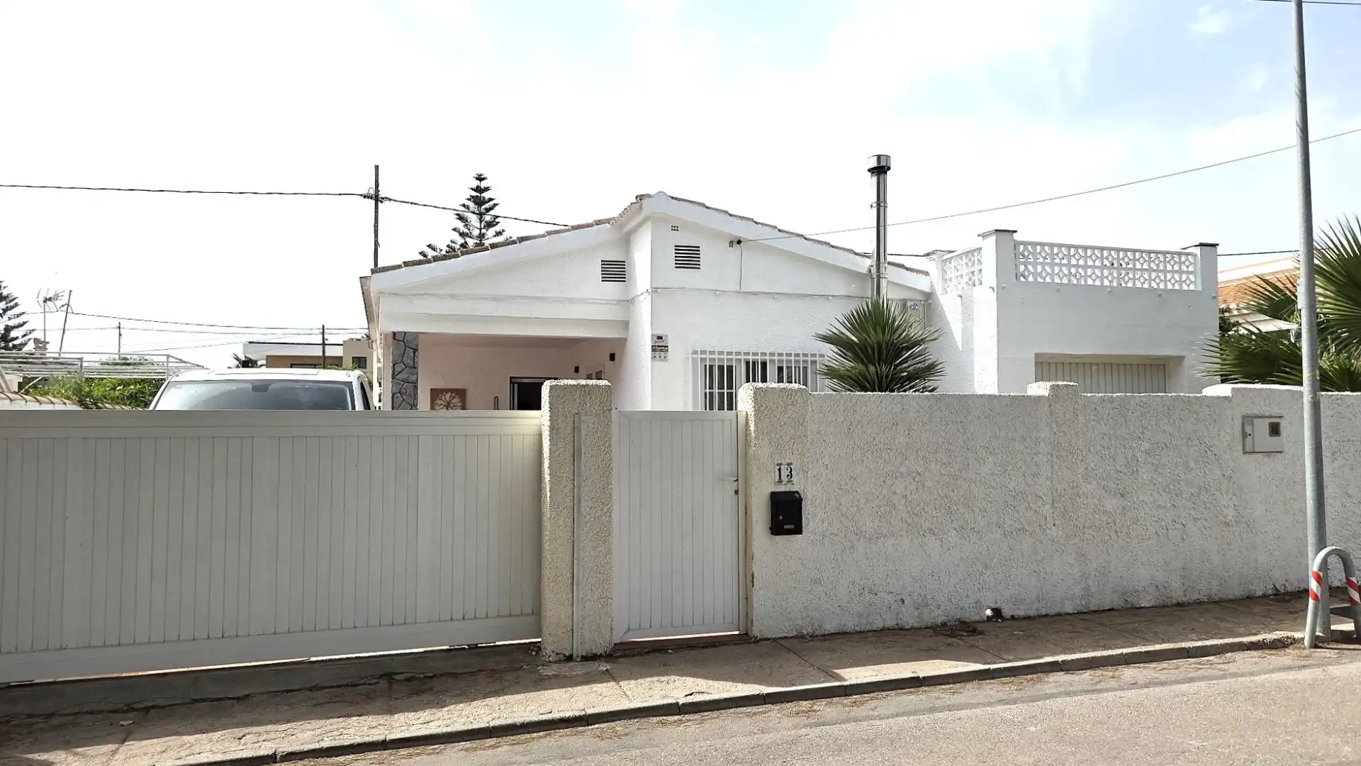 Vista exterior de Casa o xalet en venda en Cartagena amb Aire condicionat, Jardí privat i Terrassa