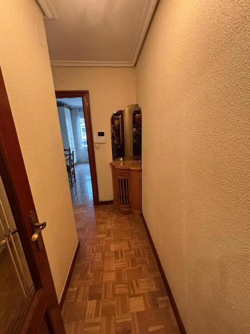 Piso de alquiler en  Pamplona / Iruña con Calefacción, Parquet y Amueblado