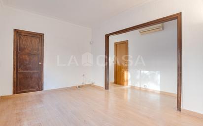 Bedroom of Flat for sale in  Barcelona Capital