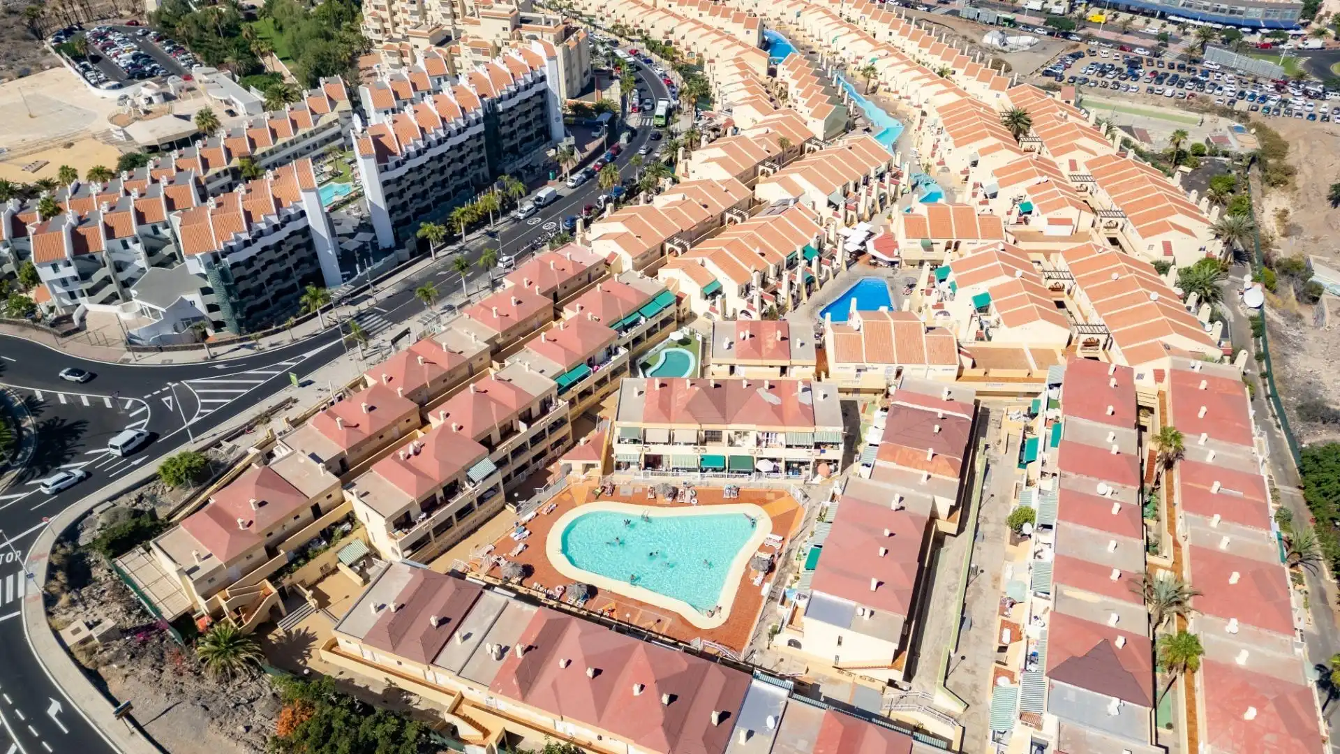 Außenansicht von Wohnung zum Verkauf in Adeje mit Terrasse, Balkon und Gemeinschaftspool