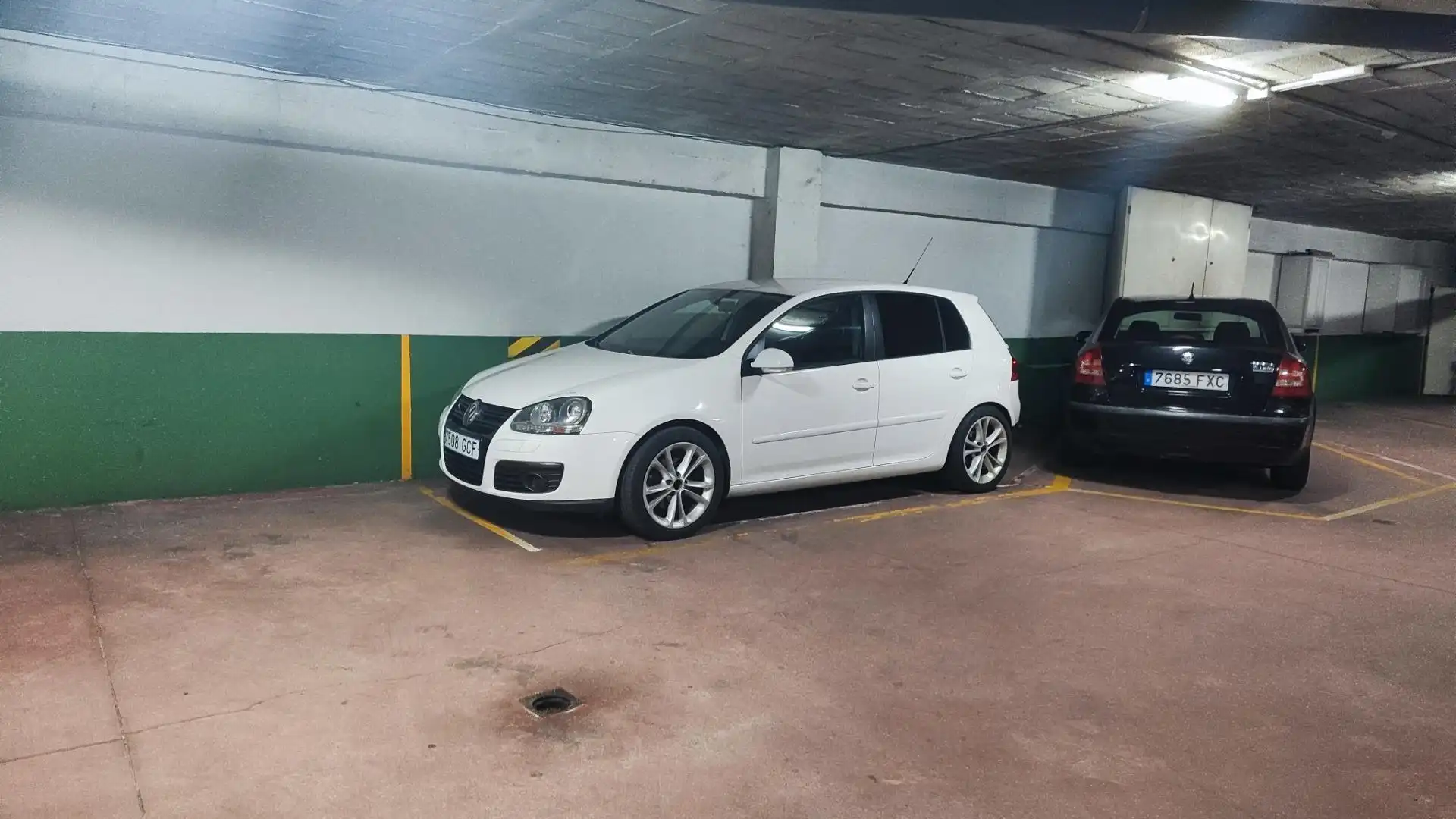 Parking de Piso en venta en Vigo  con Parquet, Trastero y Balcón