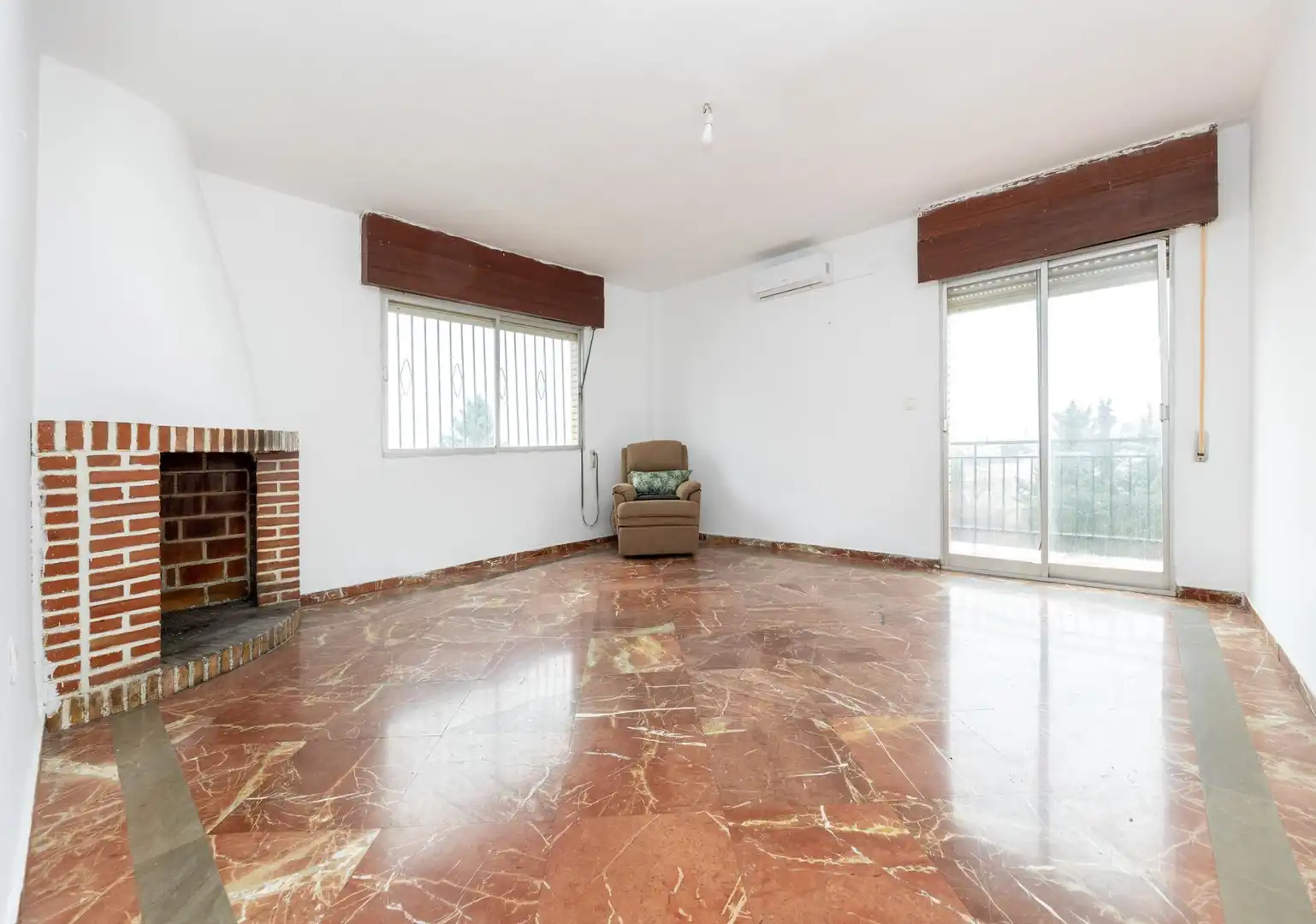 Chalet con piscina en venta en Huétor Vega, imagen 4