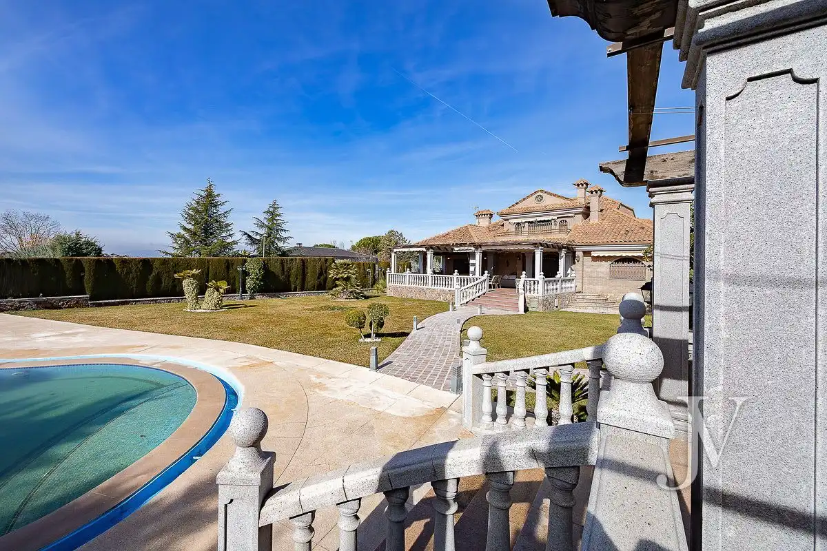 Jardín de Casa o chalet en venta en El Casar con Aire acondicionado, Calefacción y Jardín privado