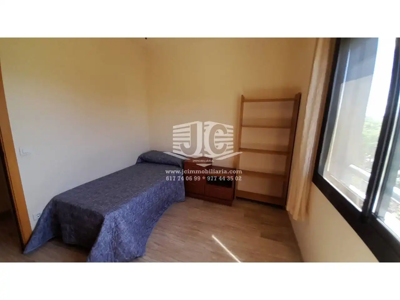 Habitación de Piso de alquiler en Tortosa con Aire acondicionado, Terraza y Amueblado