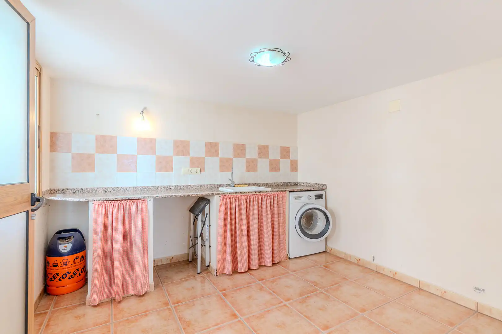 Casa o chalet en venta en Deltebre con Calefacción, Terraza y Trastero