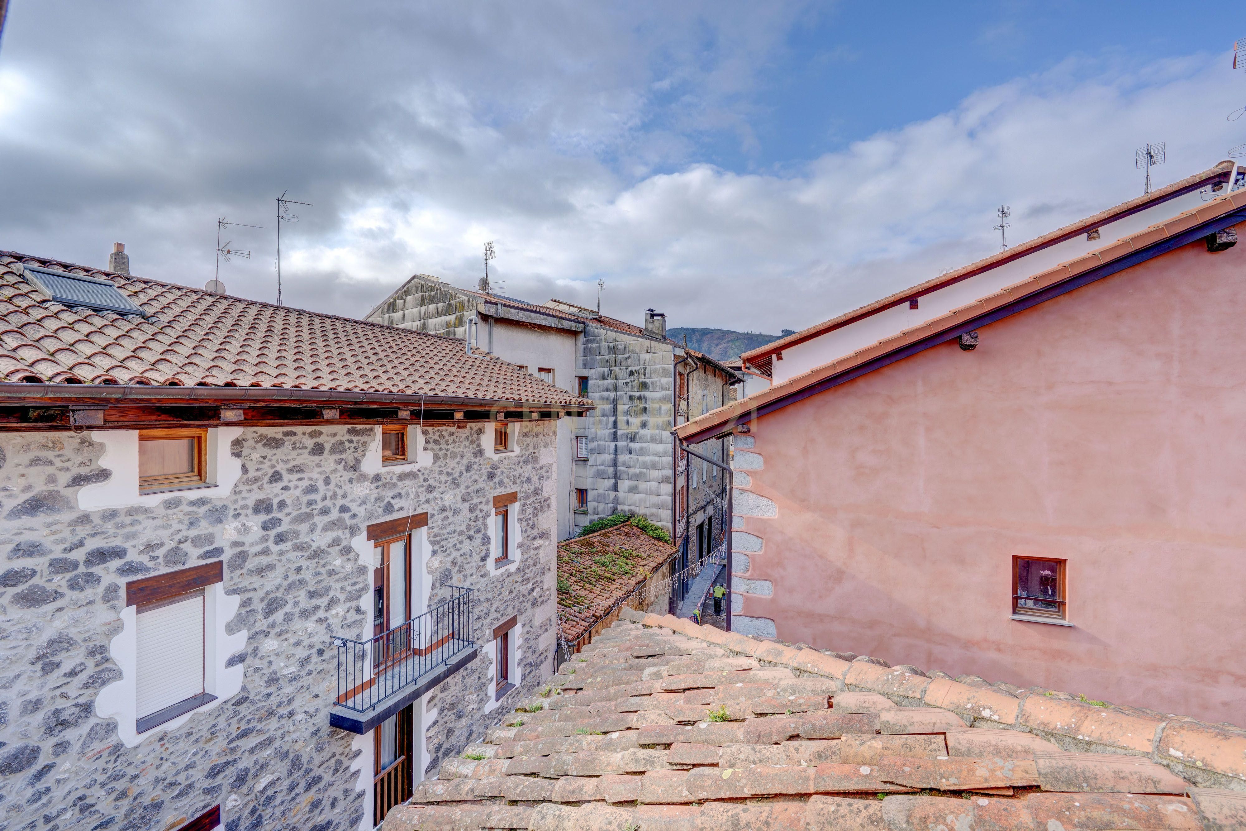 Außenansicht von Wohnung zum Verkauf in Markina-Xemein mit Abstellraum