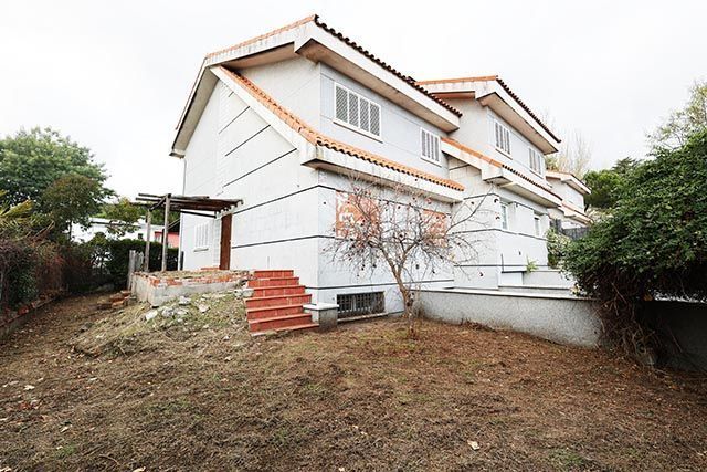 Vista exterior de Casa o xalet en venda en Moralzarzal amb Calefacció, Jardí privat i Terrassa