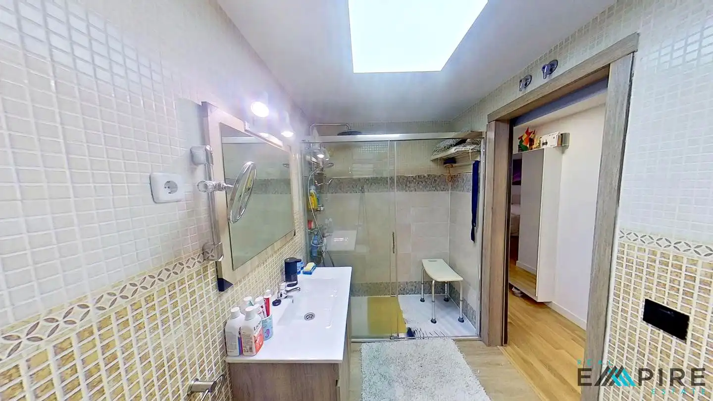 Baño de Piso en venta en Parla con Aire acondicionado, Calefacción y Internet