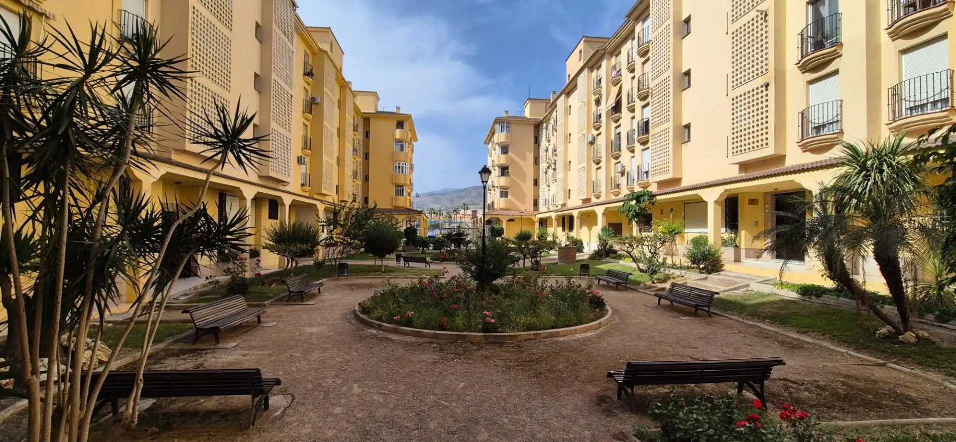 Flat with lift for sale in Calle Calle Axarquía