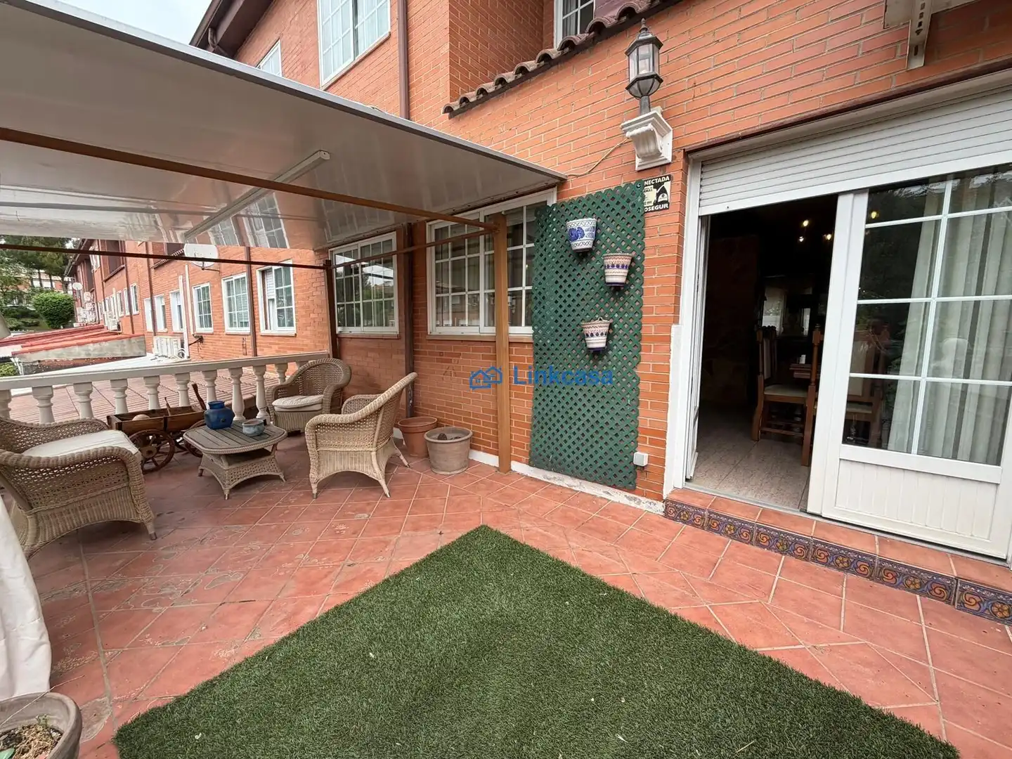 Terraza de Casa adosada en venta en Velilla de San Antonio con Aire acondicionado, Calefacción y Jardín privado