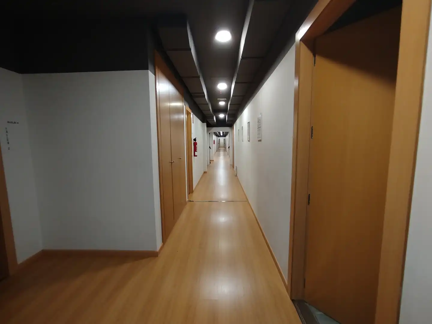 Commercial properties for sale in Castellón de la Plana / Castelló de la Plana  with Air Conditioner, Parquet flooring and Furnished