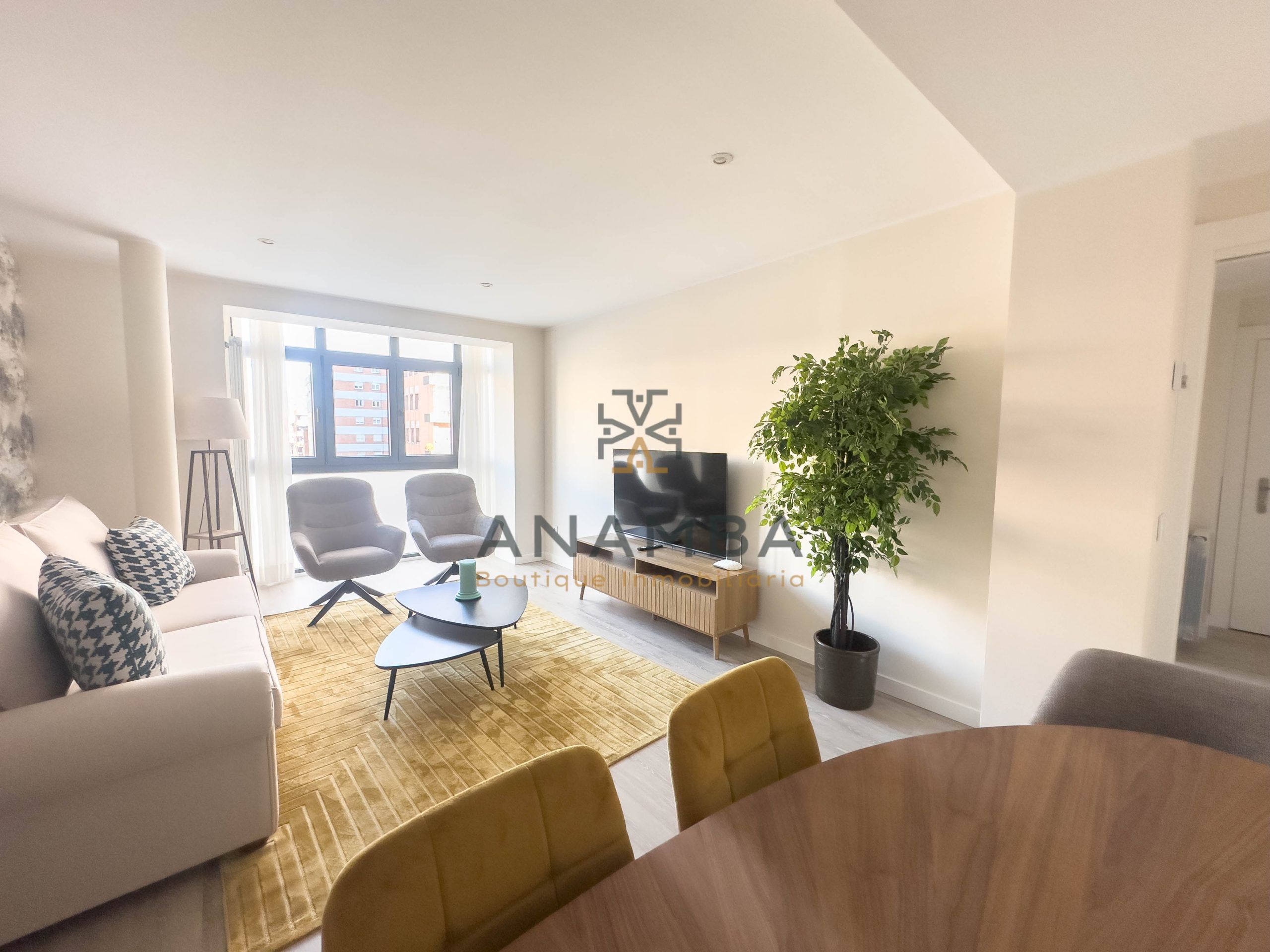 Vista exterior de Pis en venda en Oviedo  amb Traster