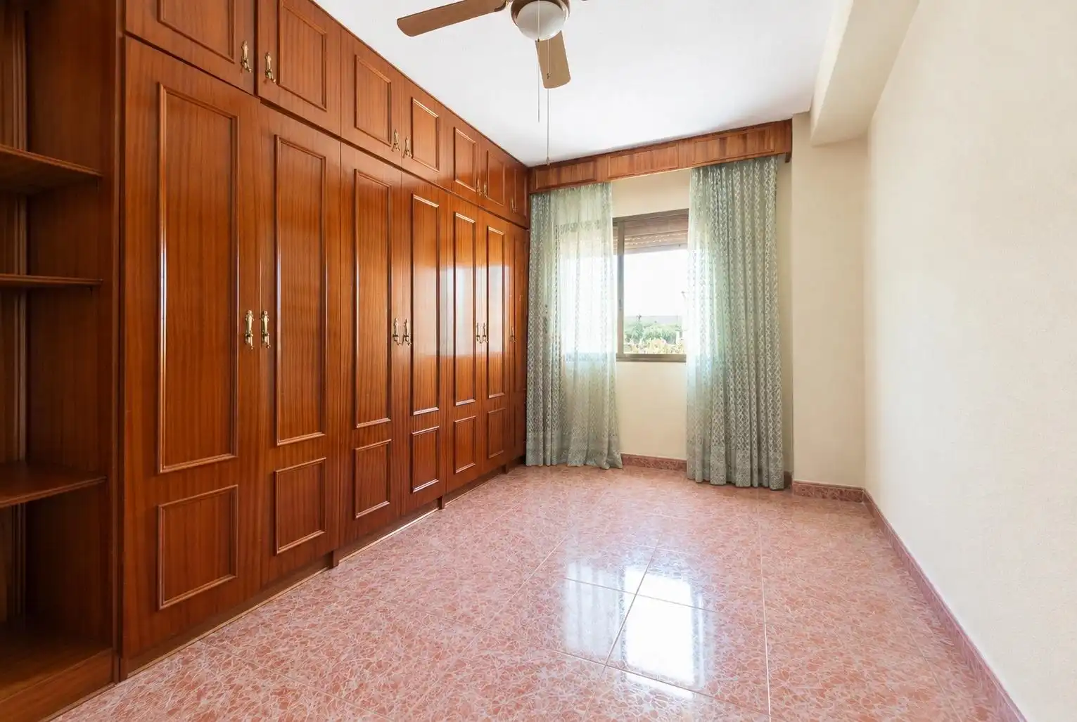 Piso con ascensor en venta en Calle de Eduardo España, imagen 5
