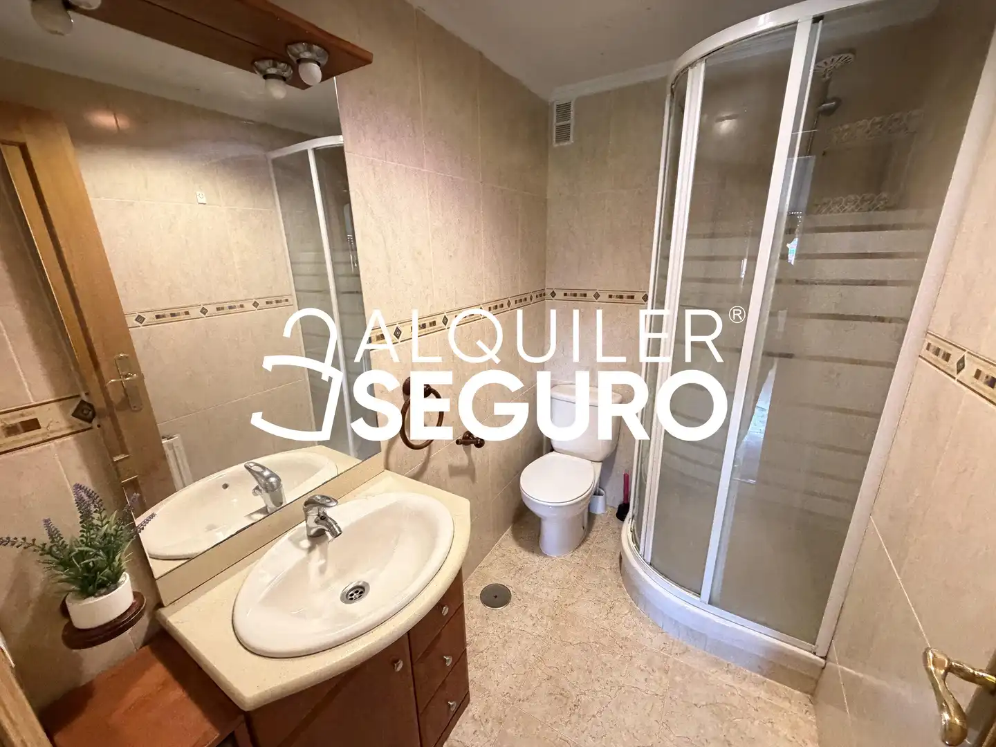 Baño de Piso de alquiler en Madrid con Aire acondicionado, Calefacción y Terraza