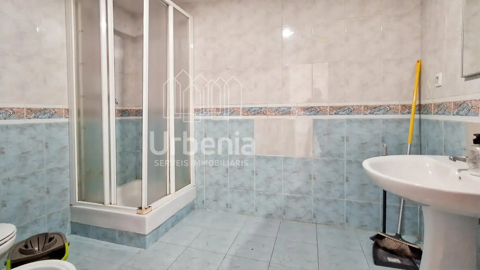 Baño de Piso en venta en Mataró con Calefacción