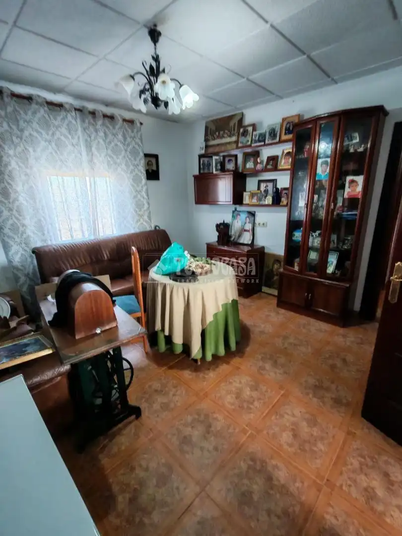 Sala de estar de Finca rústica en venta en Marchena con Aire acondicionado