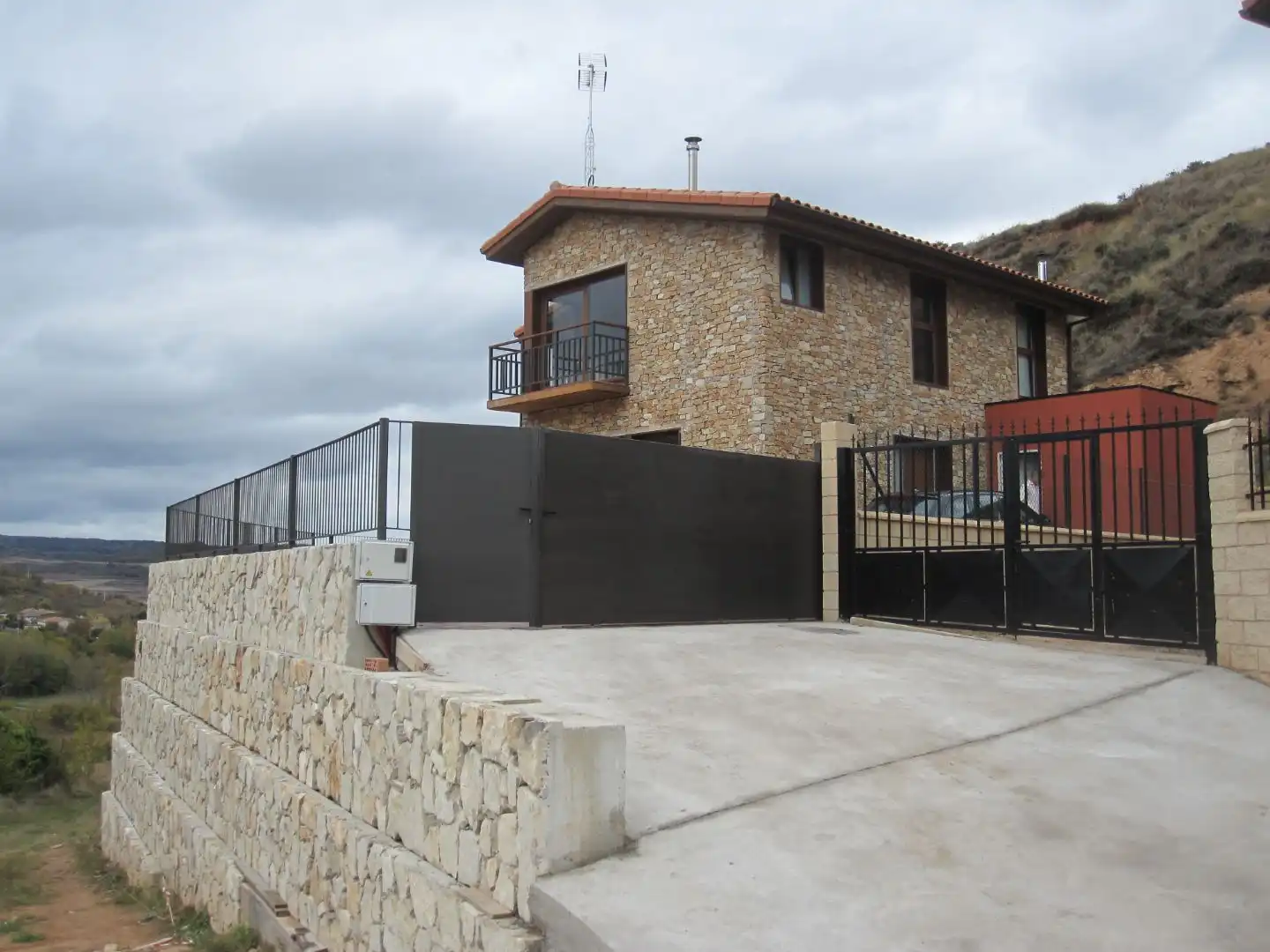 Vista exterior de Casa o xalet en venda en San Vicente del Valle, Burgos
