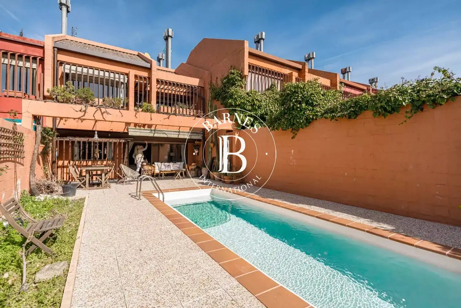 Vista exterior de Casa adosada en venta en Madrid con Calefacción, Jardín privado y Terraza