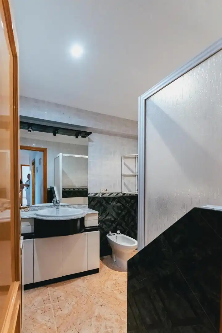 Baño de Piso en venta en Zújar con Aire acondicionado, Calefacción y Terraza