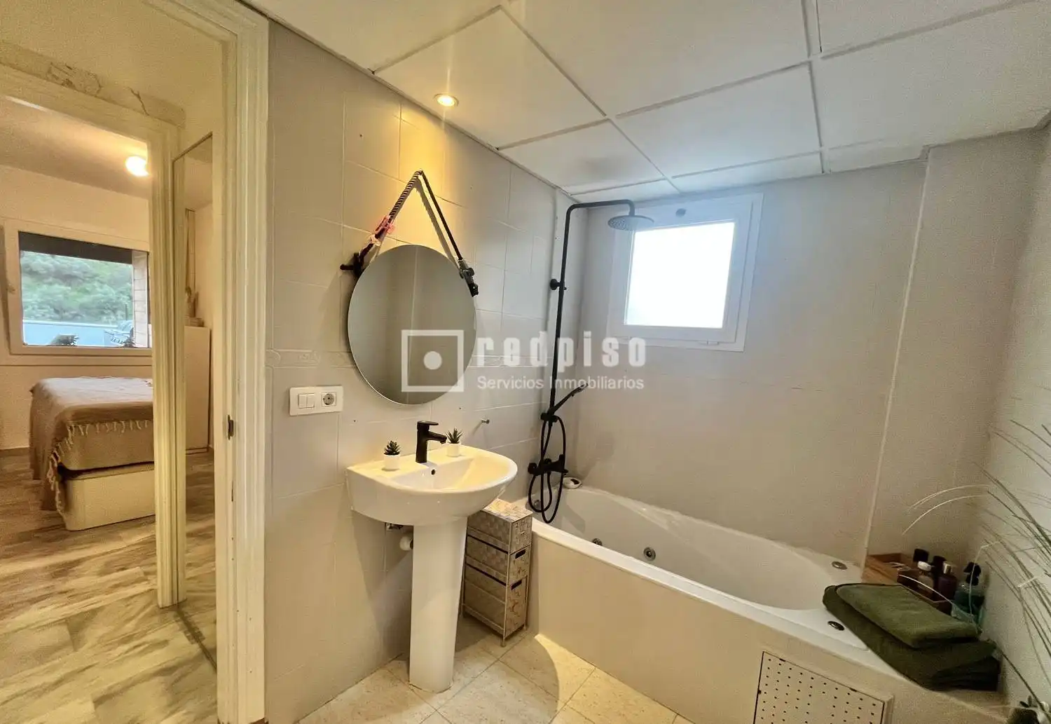 Badezimmer von Dachboden zum Verkauf in Benalmádena mit Klimaanlage, Heizung und Privatgarten