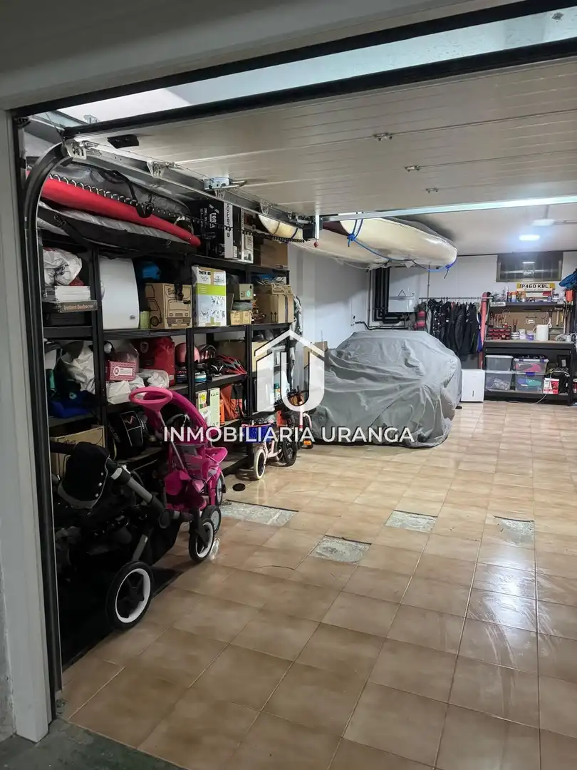 Parking de Casa o chalet en venta en Laredo con Calefacción, Jardín privado y Terraza