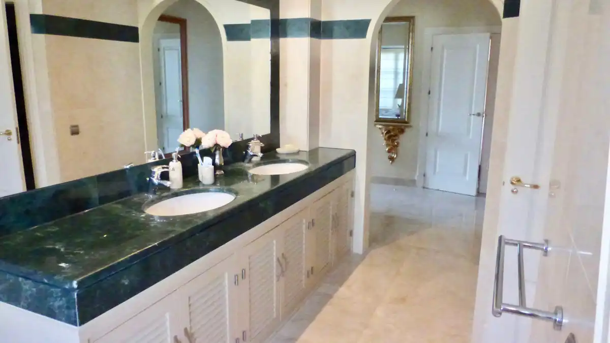 Casa con piscina en venta en Benahavís pueblo, imagen 44